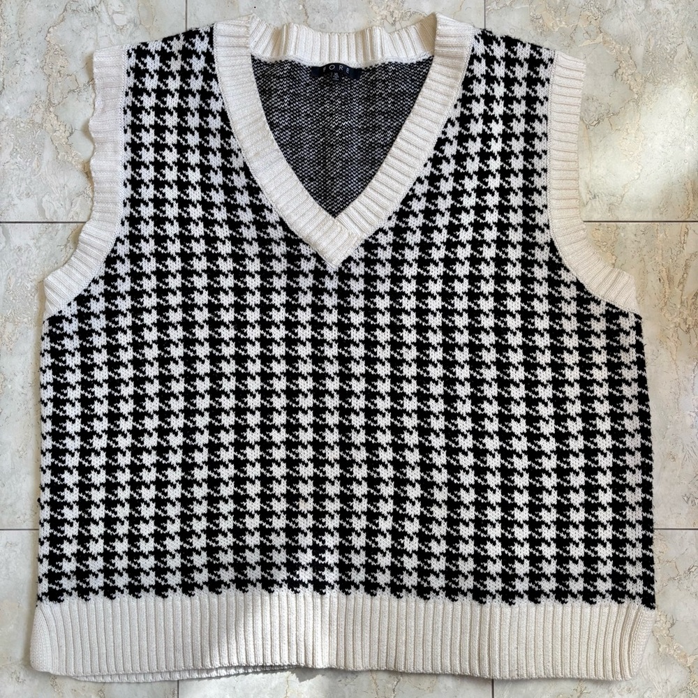 FORE Women’s Knitted Sweater Vest - Size XL
